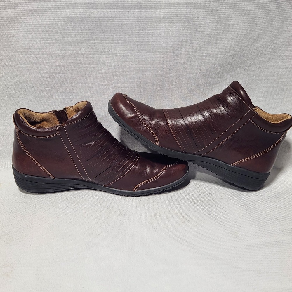 women's TAOS Habit brown Leather ankle Boots‎ size 11 side zip booties - Picture 6 of 9